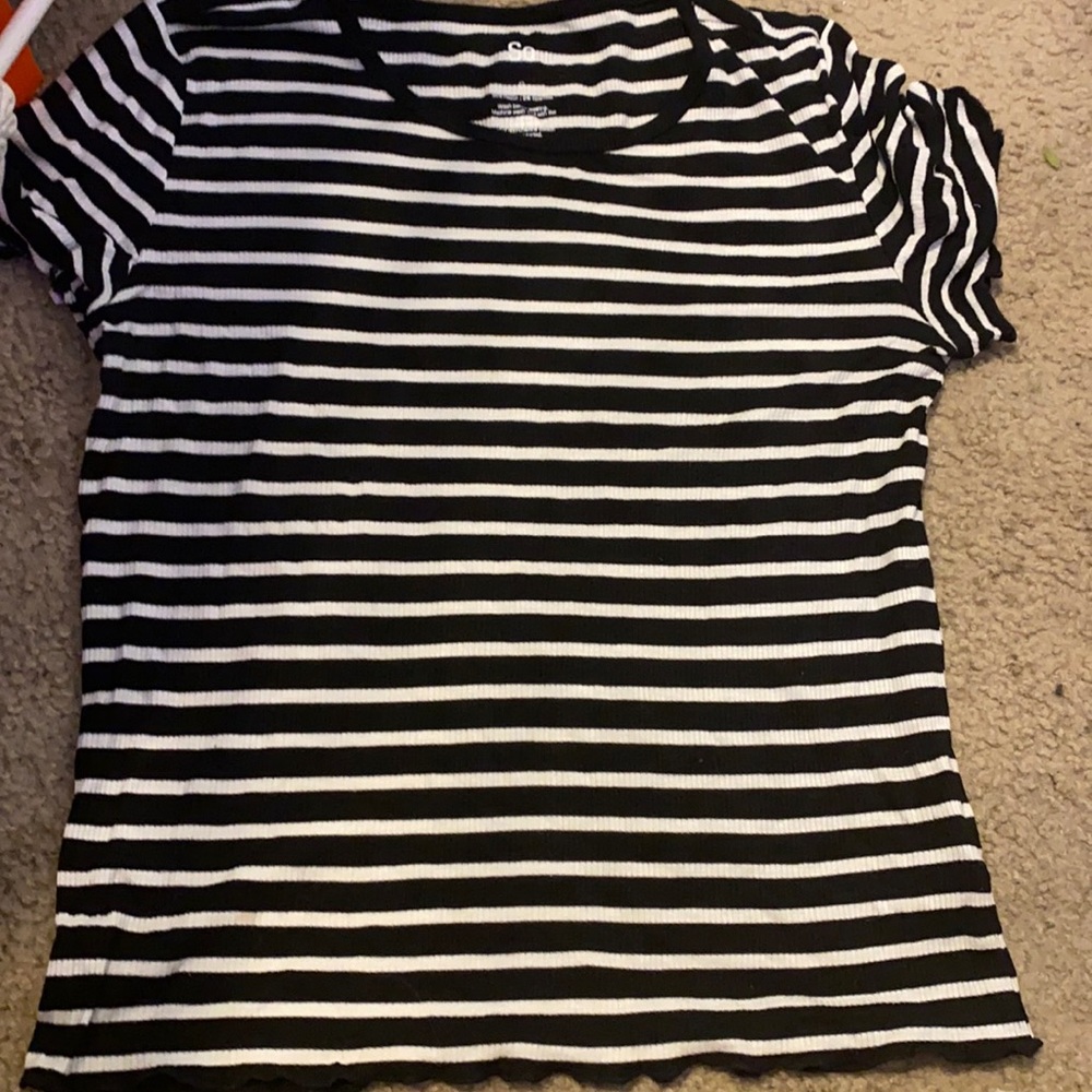 Black and white SO short sleeve T-shirt.